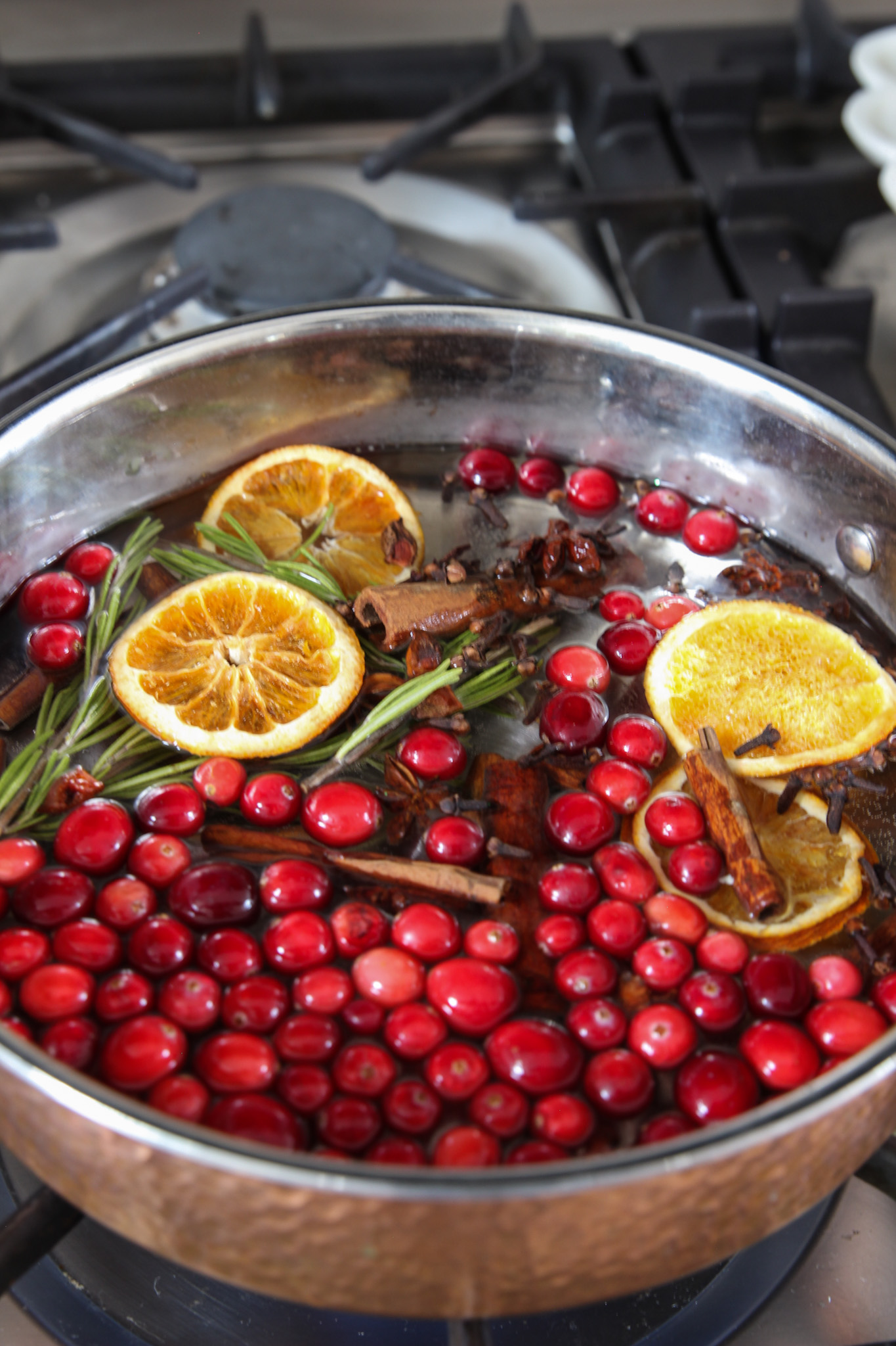 Christmas Morning Stovetop Potpourri - Beautiful Eats & Things