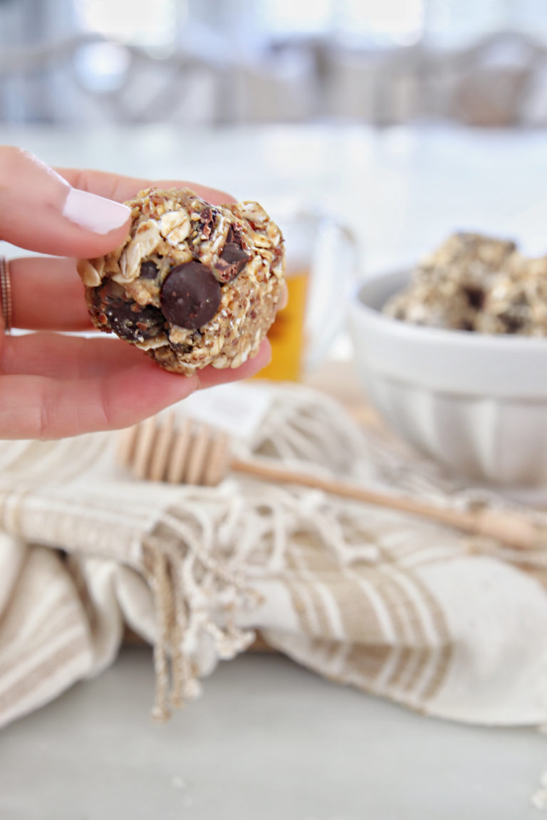 How to  make oatmeal chocolate chip energy balls
