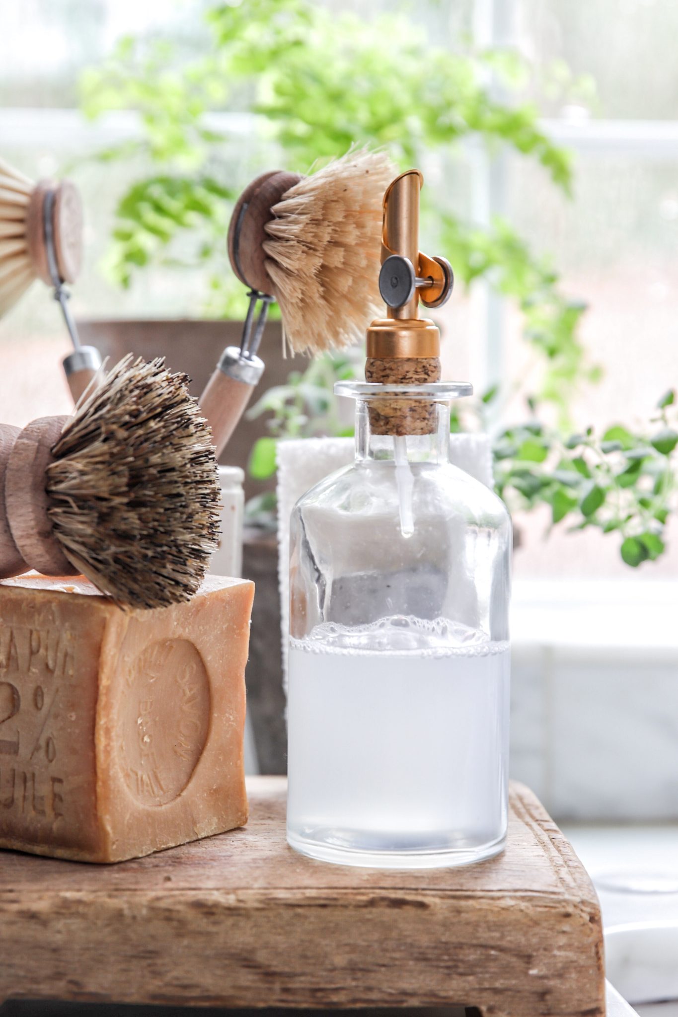 DIY | How to make a natural hand and dish soap - Lemon Grove Lane