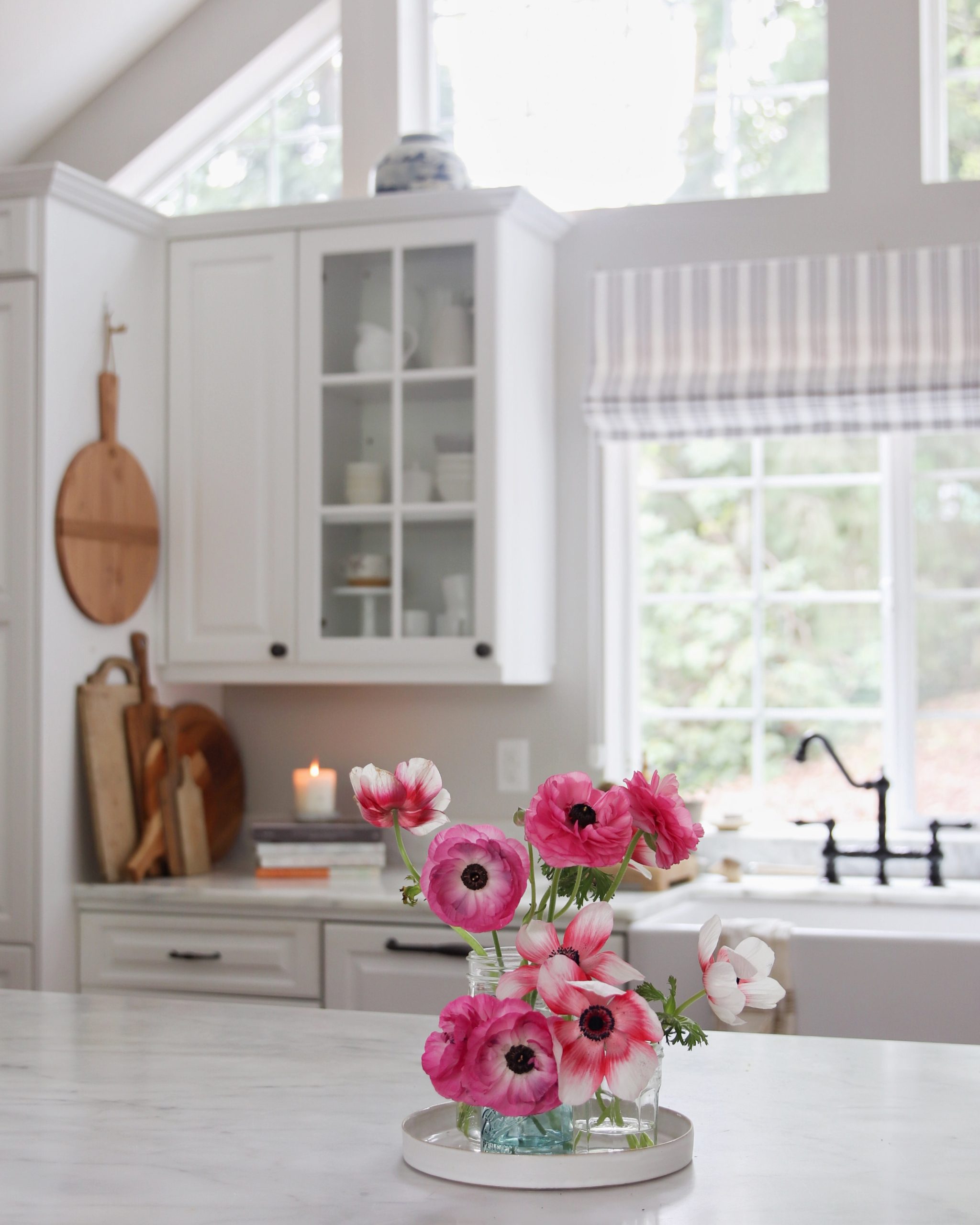 how to stock you kitchen, minimalist kitchen #kitchenessentials #minimalistkitchen #kitchendecor #kitchendesign #kitchentools