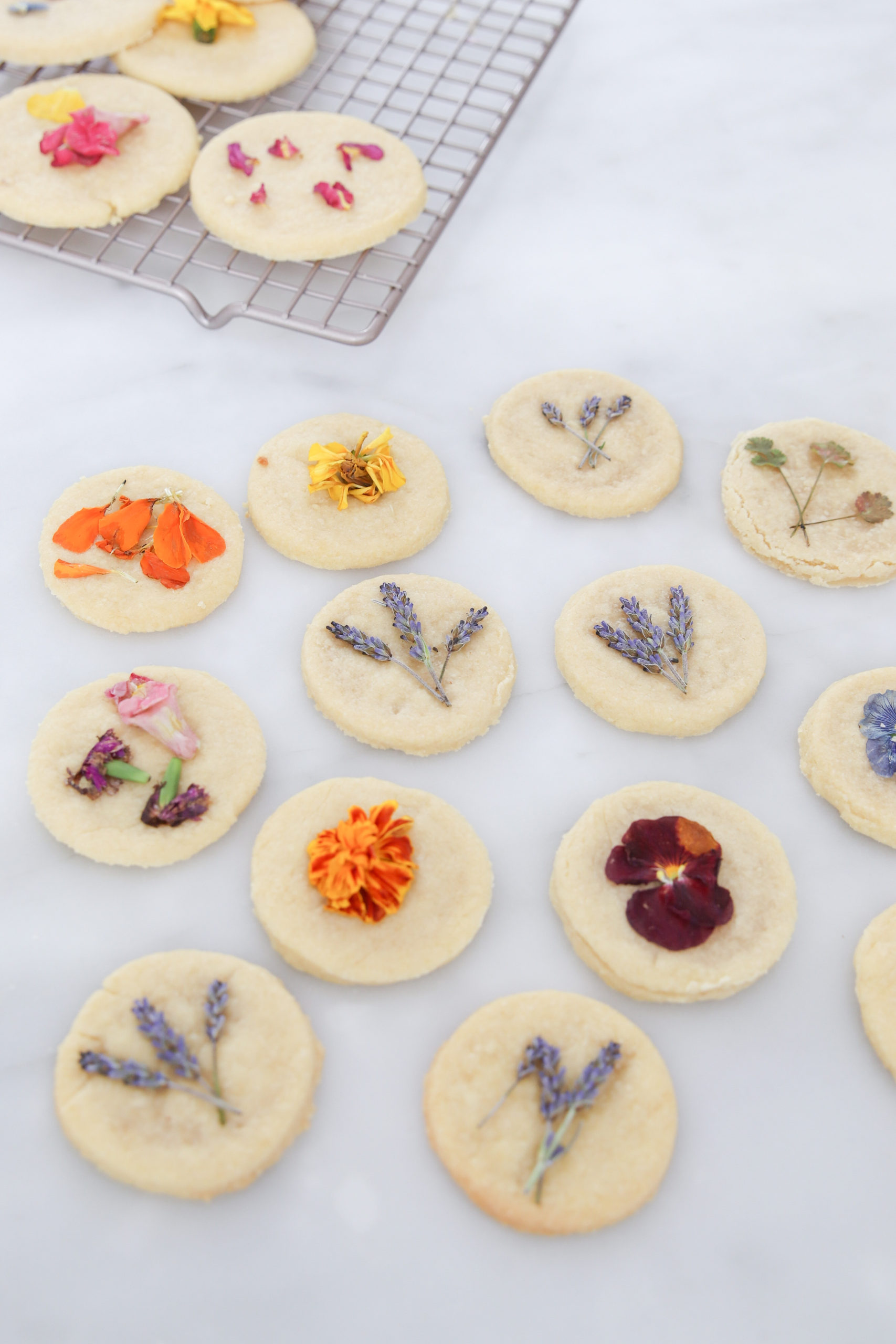 edible flower shortbread cookies #pressedflowercookies