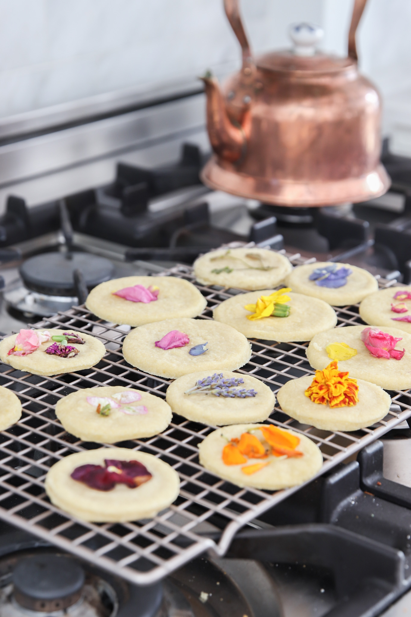 edible flower shortbread cookies #pressedflowercookies