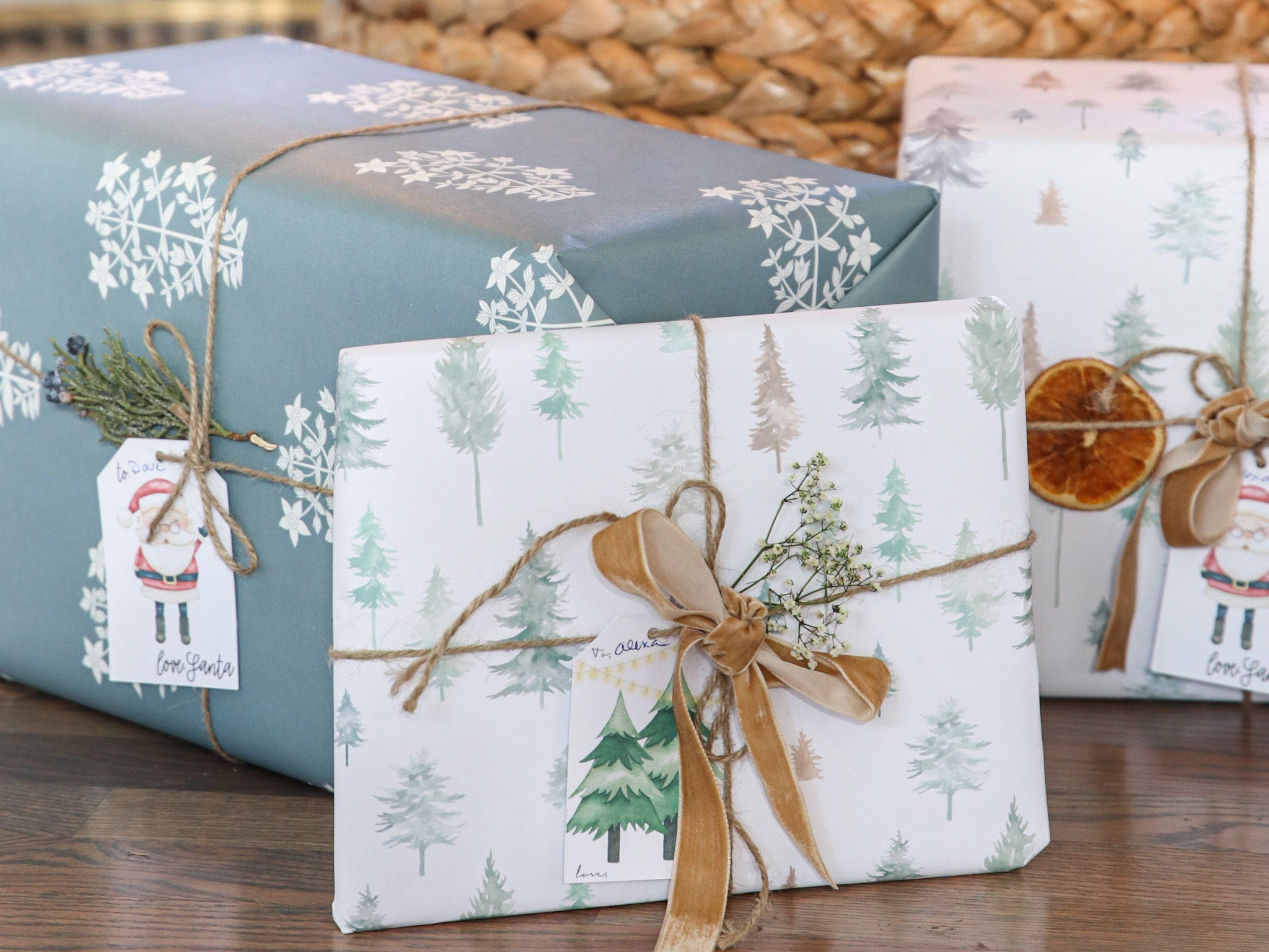 Simple and Festive Gift Wrapping Ideas