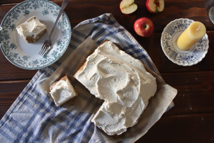 old fashion apple spice cake