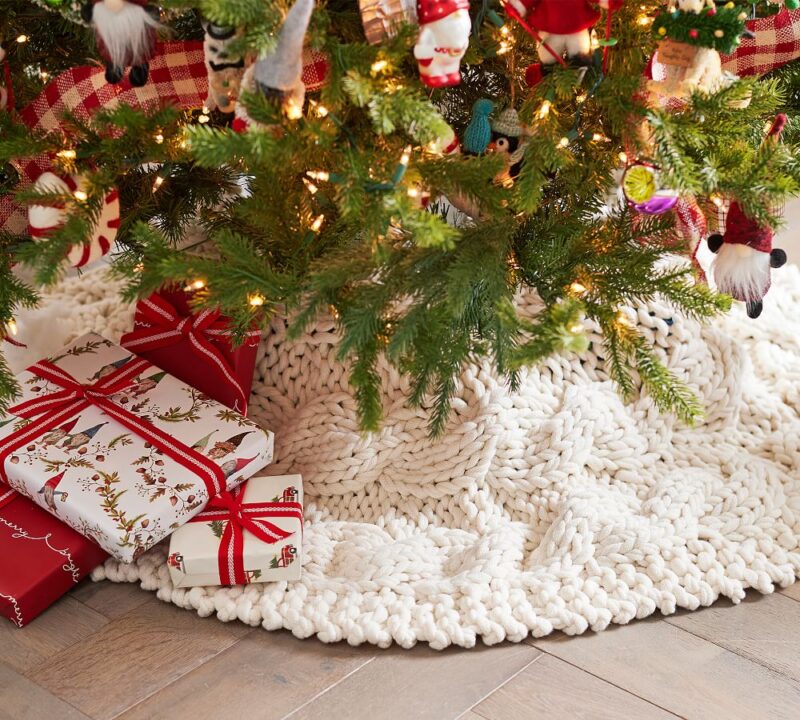 tree skirts and toppers