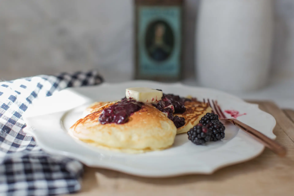 buttermilk pancakes with blackberry compote