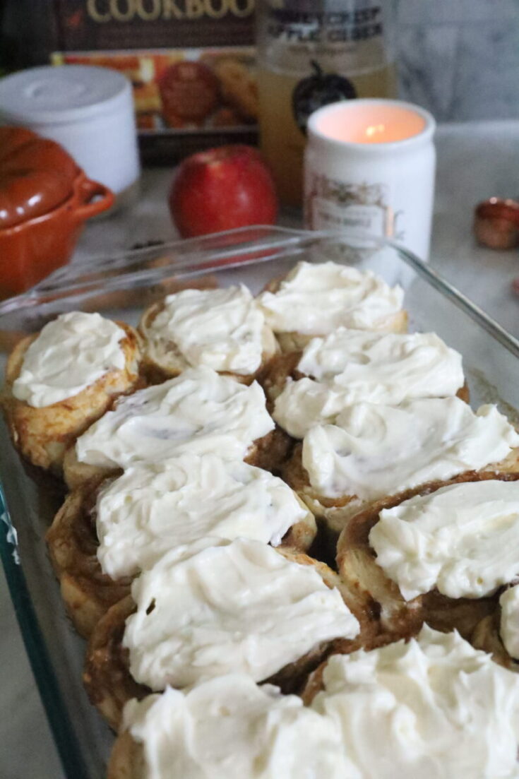 apple cider cinnamon rolls