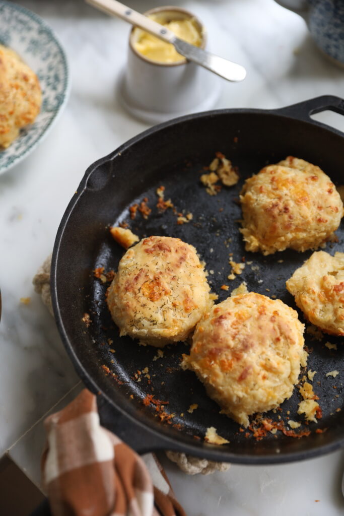  Cheesy dinner Biscuits