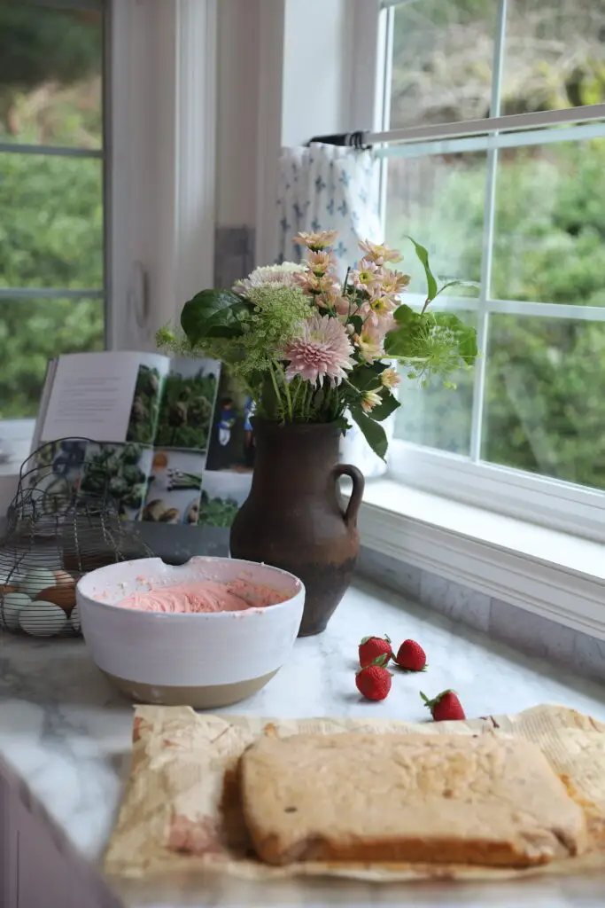 strawberry jam cake