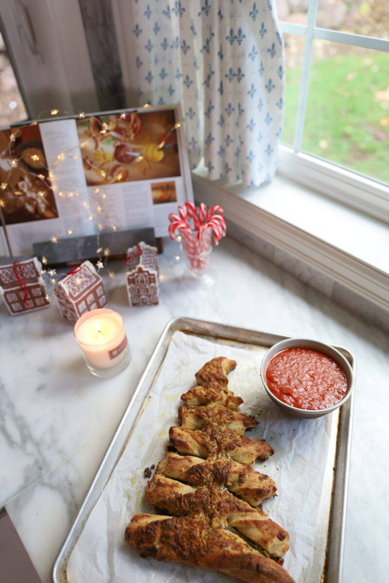 Twisted Christmas Tree Pizza Bread