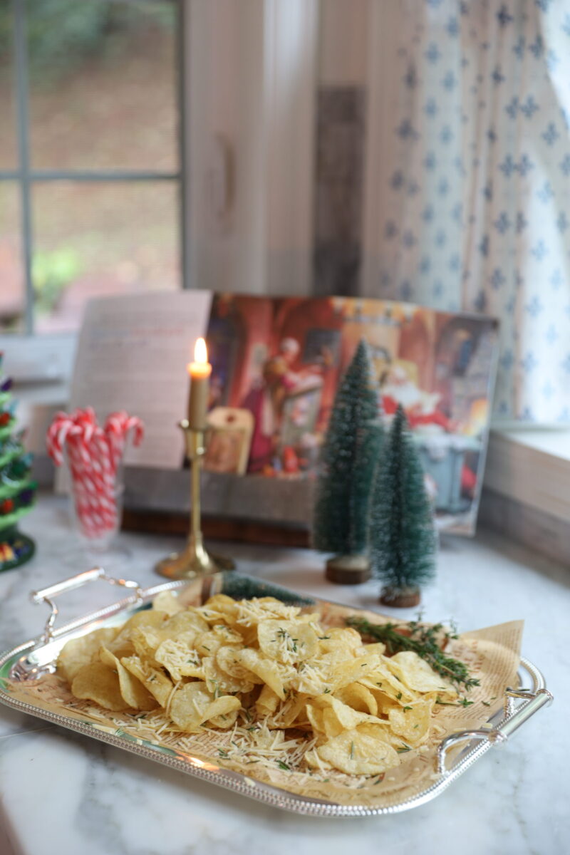 warm Parmesan Herb Potato chips