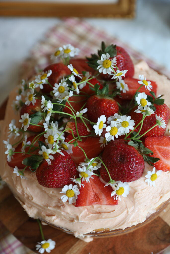 Old-Fashioned Strawberry Cake with Cream Cheese FRosting]