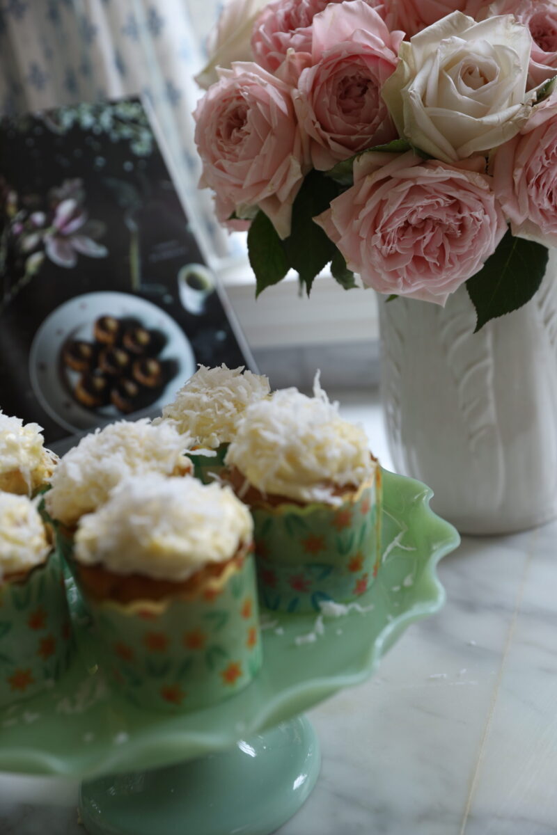 lemon coconut cupcakes