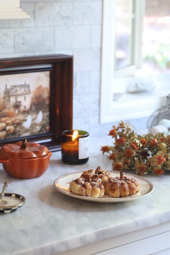 Pumpkin Cinnamon Rolls: an easy back-to-school treat