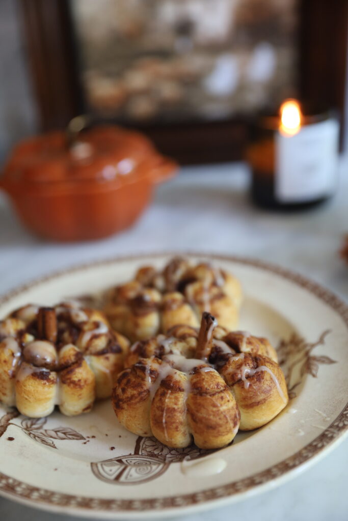 Pumpkin Cinnamon Rolls: an easy back-to-school treat
